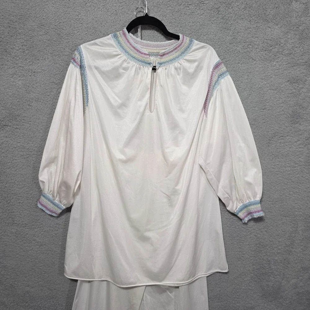 Vel Made Womens 80s White Nylon Tricot Pajama Set Smocking Granny Chic Vintage